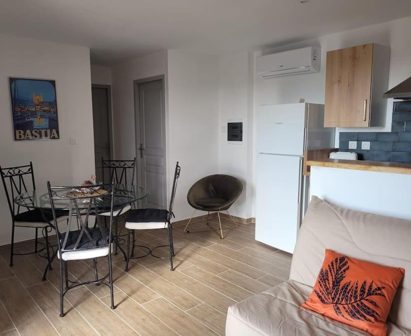 Charmant Petit Logement A 3 Kms De La Plage Belgodere  Ngoại thất bức ảnh